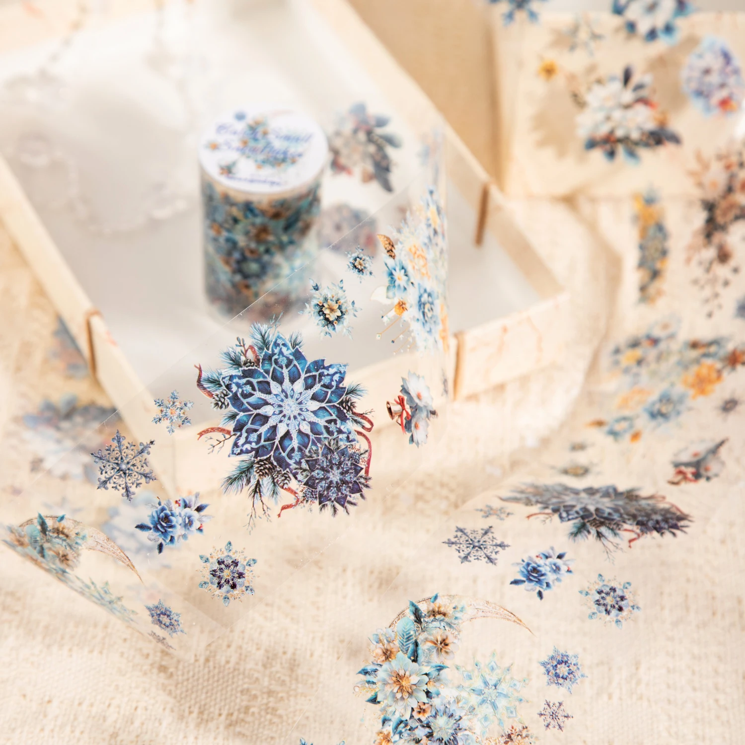 60 мм * 200 см, маленькая серия снежинок, винтажный снежный цветок, пейзаж, ПЭТ-лента, креативный материал для журнала, канцелярские принадлежности для коллажа
60 мм * 200 см, маленькая серия снежинок, винтажный снежный цветок, пейзаж, ПЭТ-лента, креативный материал для журнала, канцелярские принадлежности для коллажа
