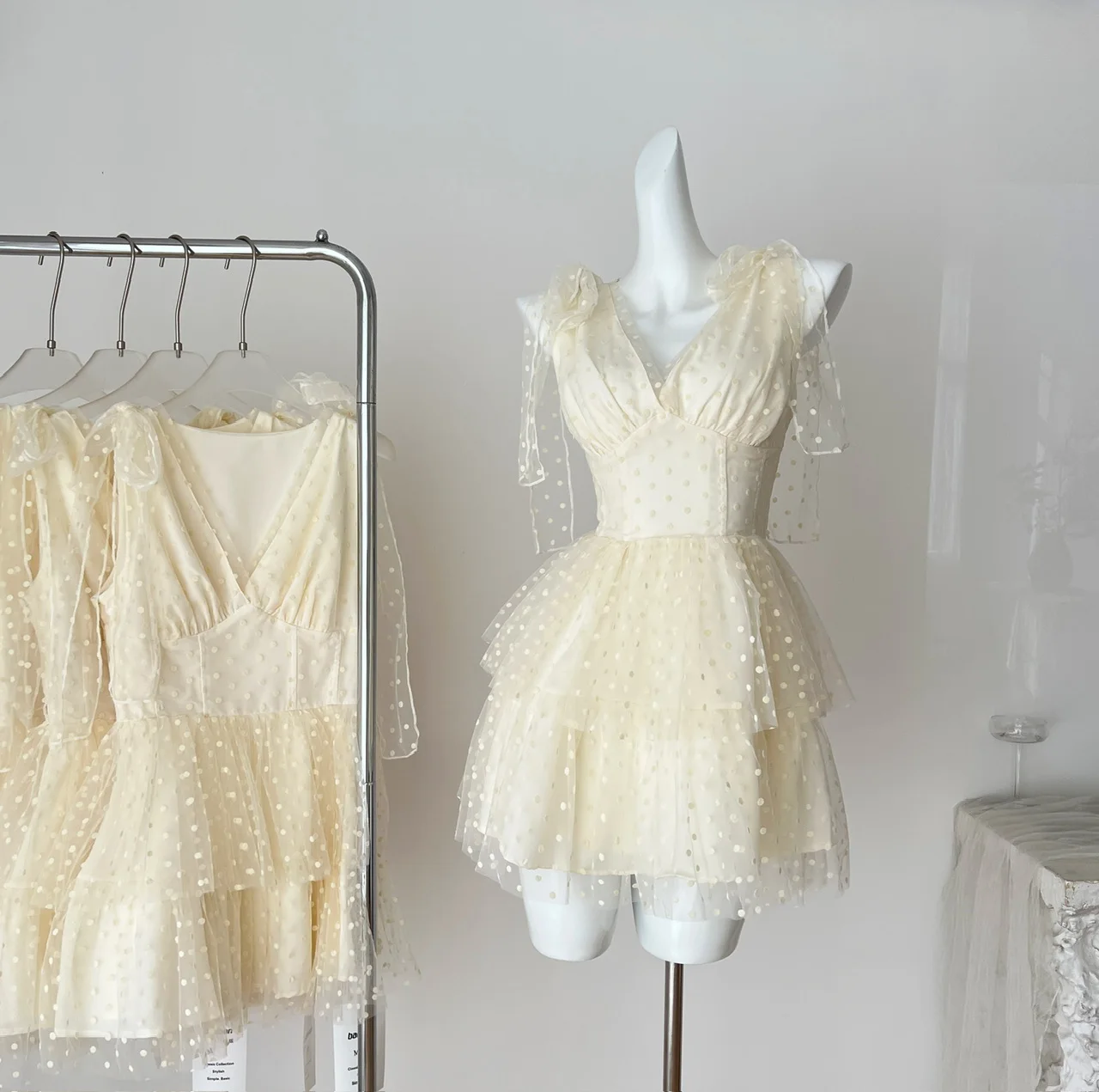 Summer Women French Vintage Mini Shoujo Girl Dress Fairy Core Korean Mesh Frock Party Evening Prom Gown One-Piece Graduation New 
Summer Women French Vintage Mini Shoujo Girl Dress Fairy Core Korean Mesh Frock Party Evening Prom Gown One-Piece Graduation New