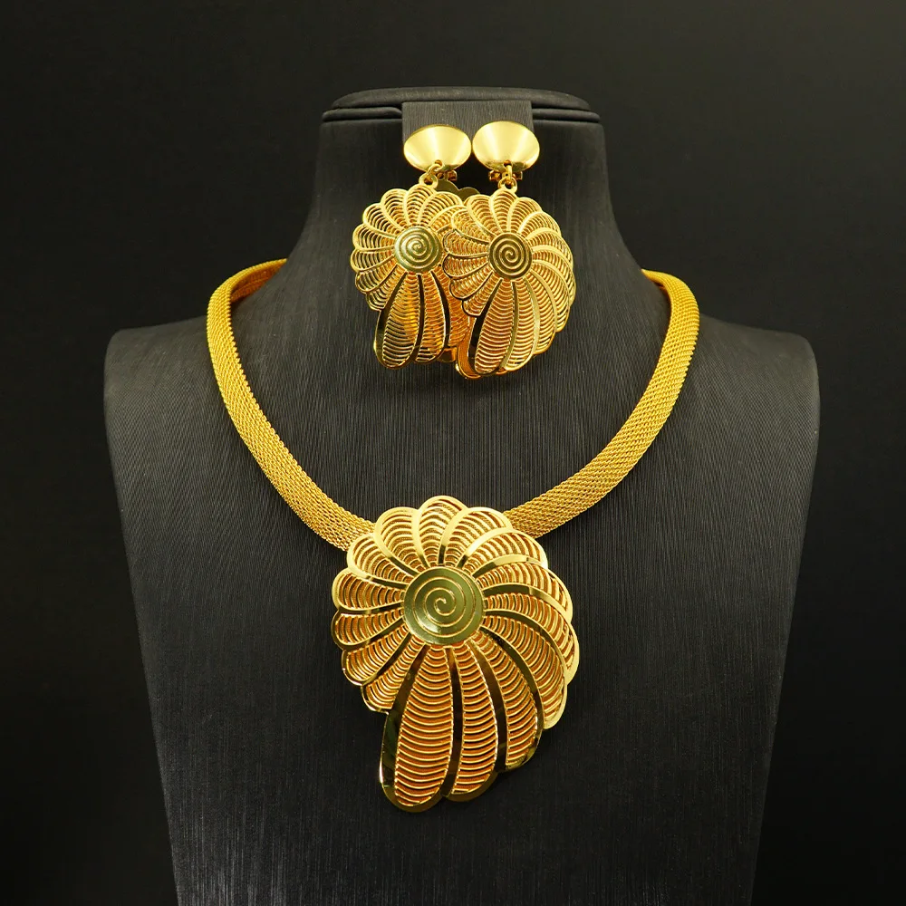 Dubai Exaggerated Gold Plated Flower Necklace Earrings Two-piece Jewelry Set Middle Eastern Women's Wedding Party Accessories
Dubai Exaggerated Gold Plated Flower Necklace Earrings Two-piece Jewelry Set Middle Eastern Women's Wedding Party Accessories
