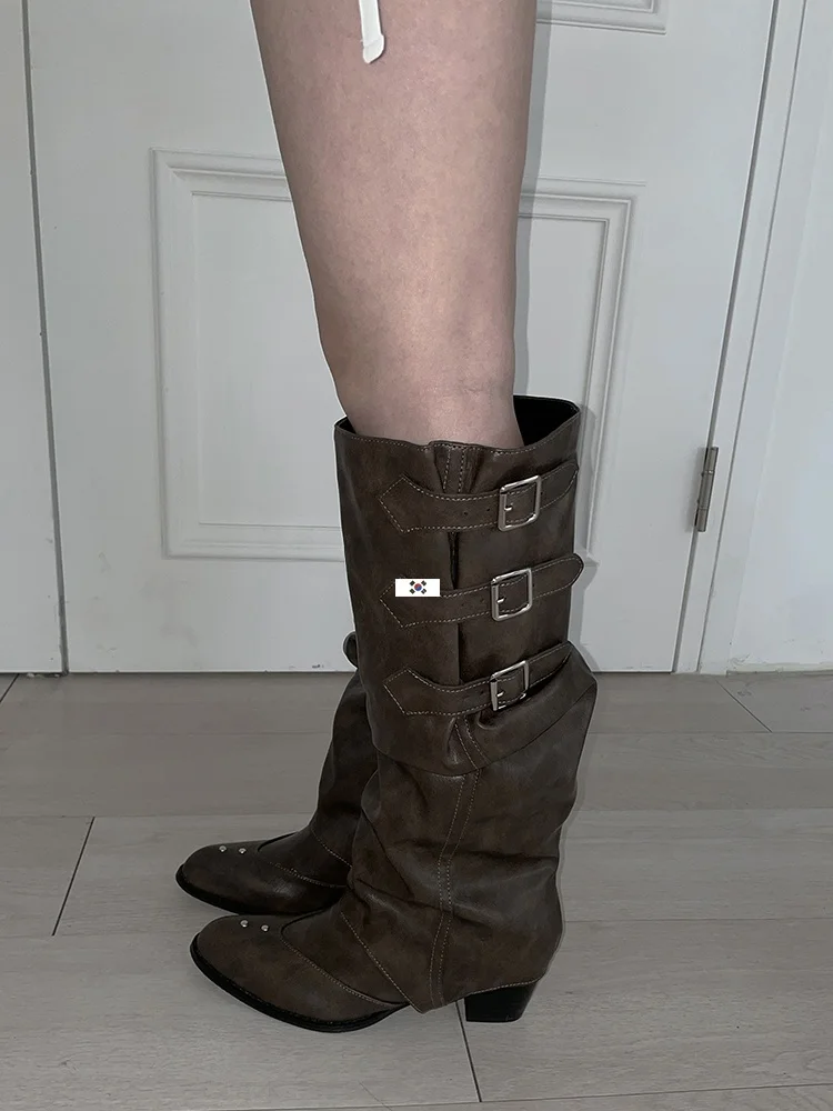 Retro Apocalyptic Style Long Boots with Belt Buckle Folded Tube Double Wear Western Boots for Young Women PU Leather
Retro Apocalyptic Style Long Boots with Belt Buckle Folded Tube Double Wear Western Boots for Young Women PU Leather