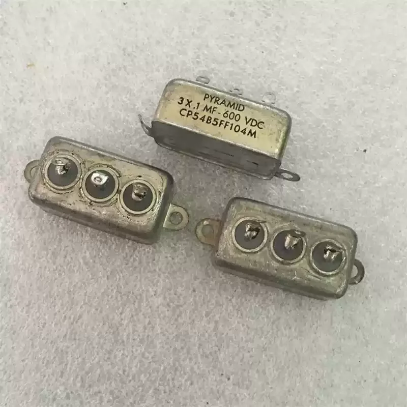 Импортированный из США ПИРАМИД 3 × 0,1 мкФ 600 В с медным корпусом, вакуумная трубка, высоковольтный масляный соединительный конденсатор
Импортированный из США ПИРАМИД 3 × 0,1 мкФ 600 В с медным корпусом, вакуумная трубка, высоковольтный масляный соединительный конденсатор