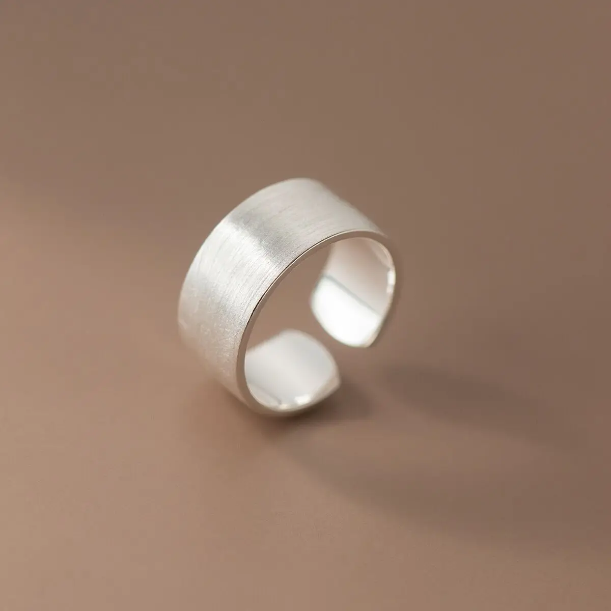 925 Sterling Silver Fashion Wire Drawing Adjustable Rings For Women Luxury Designer Jewellery Wholesale Accessories Argent 925
925 Sterling Silver Fashion Wire Drawing Adjustable Rings For Women Luxury Designer Jewellery Wholesale Accessories Argent 925