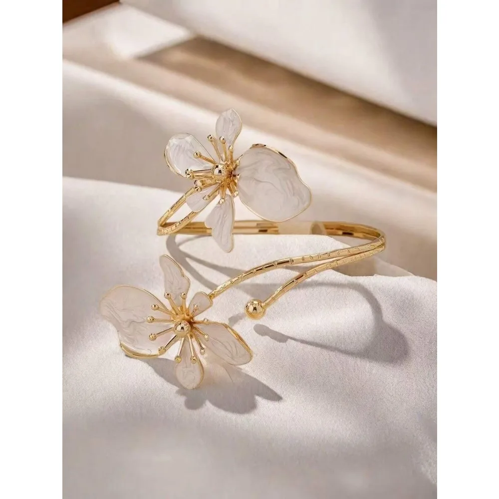 1pc Fashionable Geometric Line Floral 3D Adjustable Bangle
1pc Fashionable Geometric Line Floral 3D Adjustable Bangle