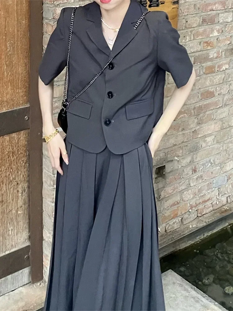 Insozkdg Summer Short Sleeved Blazer + Pleated Half Skirt Sets Vintage Solid Single Breasted Jacket Length Skirt Two-piece Set
Insozkdg Summer Short Sleeved Blazer + Pleated Half Skirt Sets Vintage Solid Single Breasted Jacket Length Skirt Two-piece Set