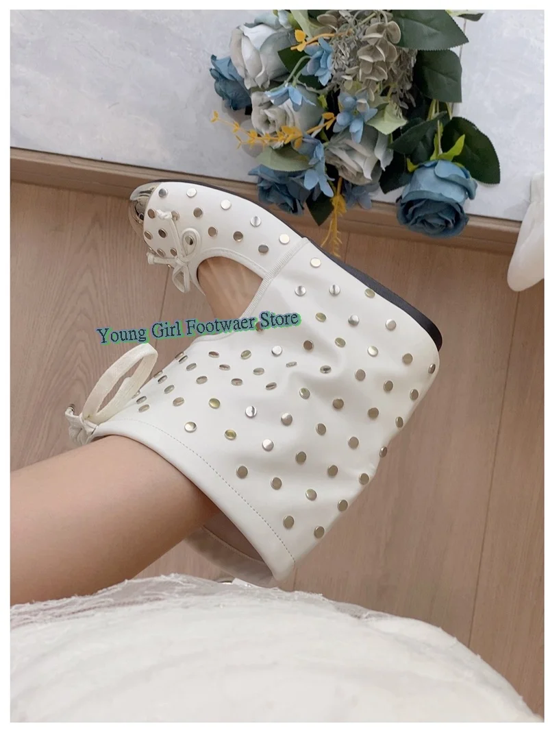 Модные ботинки на плоской подошве с французским бантом, металлические ботильоны с круглой головкой и вырезами, женские ботинки Мэри Джейн, 2025Новые модели
Модные ботинки на плоской подошве с французским бантом, металлические ботильоны с круглой головкой и вырезами, женские ботинки Мэри Джейн, 2025Новые модели