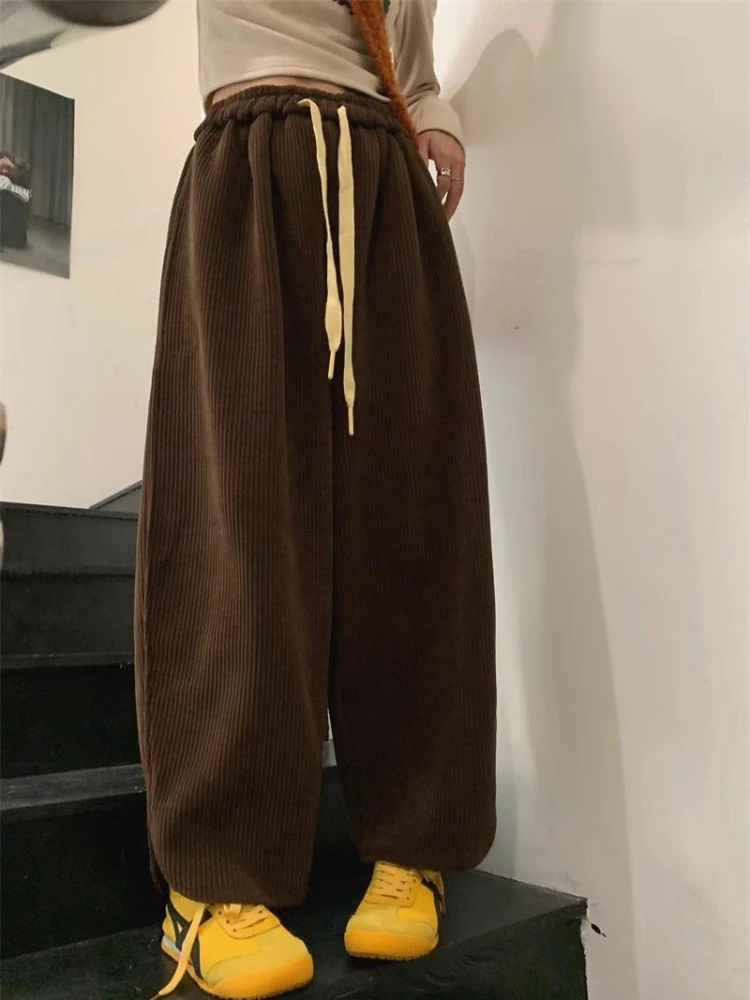 Вельветовые брюки женские плюс бархатные Майяра свободные милые зимние новые теплые Y2k простые модные широкие брюки для отдыха Harajuku Ins
Вельветовые брюки женские плюс бархатные Майяра свободные милые зимние новые теплые Y2k простые модные широкие брюки для отдыха Harajuku Ins