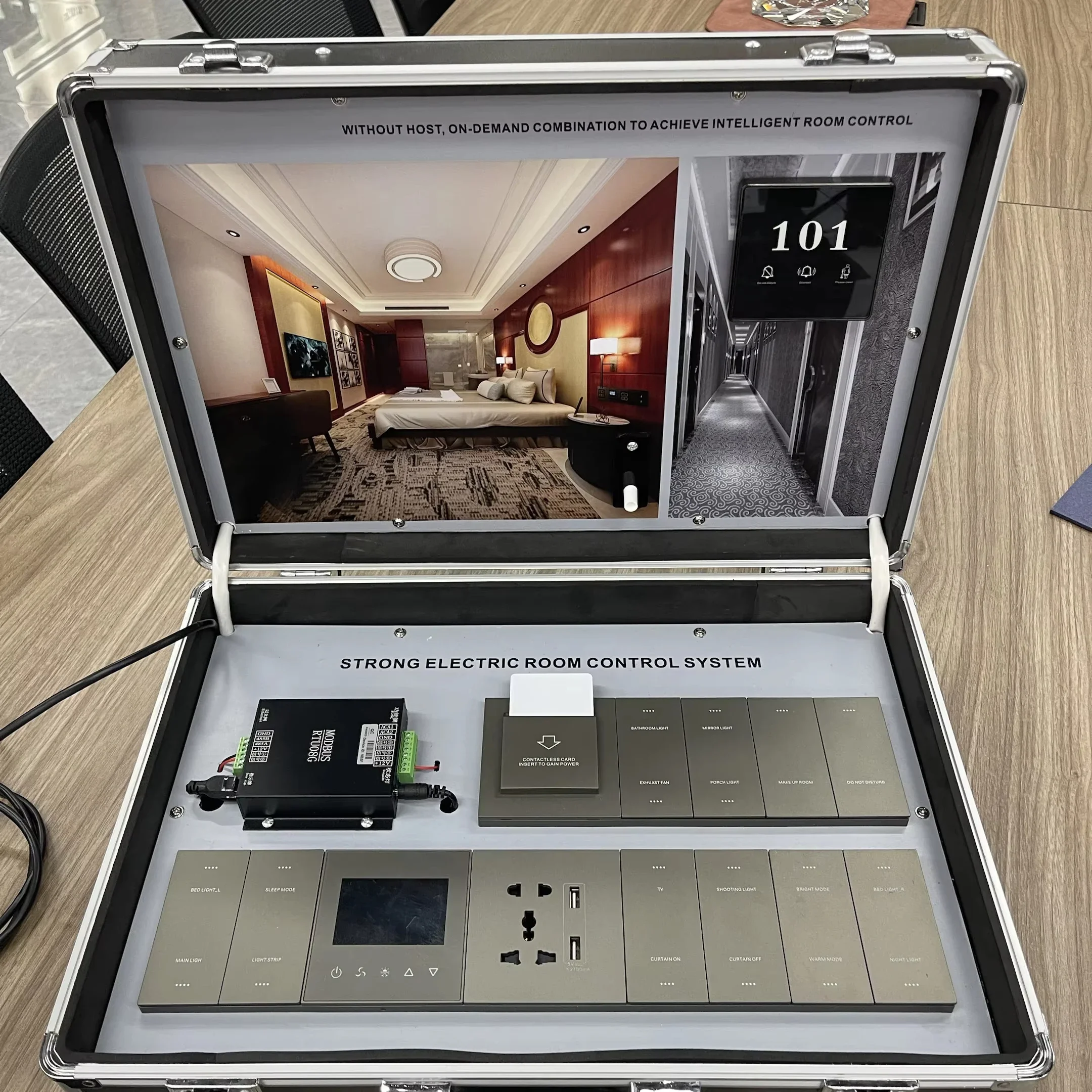 Factory's Hot Selling GRMS Demo Kit Box Single Pole Smart Guest Room Management System RCU Composed Glass PC Aluminum
Factory's Hot Selling GRMS Demo Kit Box Single Pole Smart Guest Room Management System RCU Composed Glass PC Aluminum
