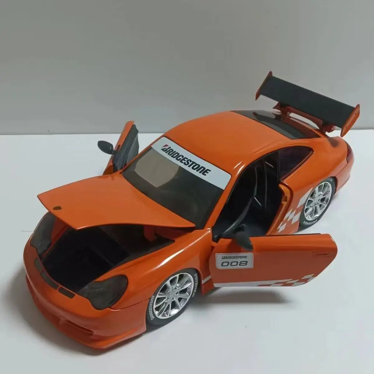 jada 1:24 Porsche 911 GT3 RS High Simulation Diecast Car Metal Alloy Model Car Children's toys collection gifts
jada 1:24 Porsche 911 GT3 RS High Simulation Diecast Car Metal Alloy Model Car Children's toys collection gifts