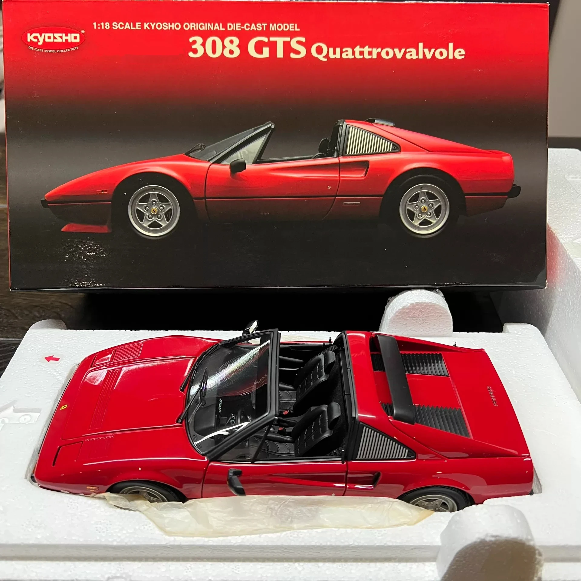 Kyosho 1:18 308GTS Quattrovalvole Red Simulation Limited Edition All Open Alloy Metal Static Car Model Toy Gift
Kyosho 1:18 308GTS Quattrovalvole Red Simulation Limited Edition All Open Alloy Metal Static Car Model Toy Gift