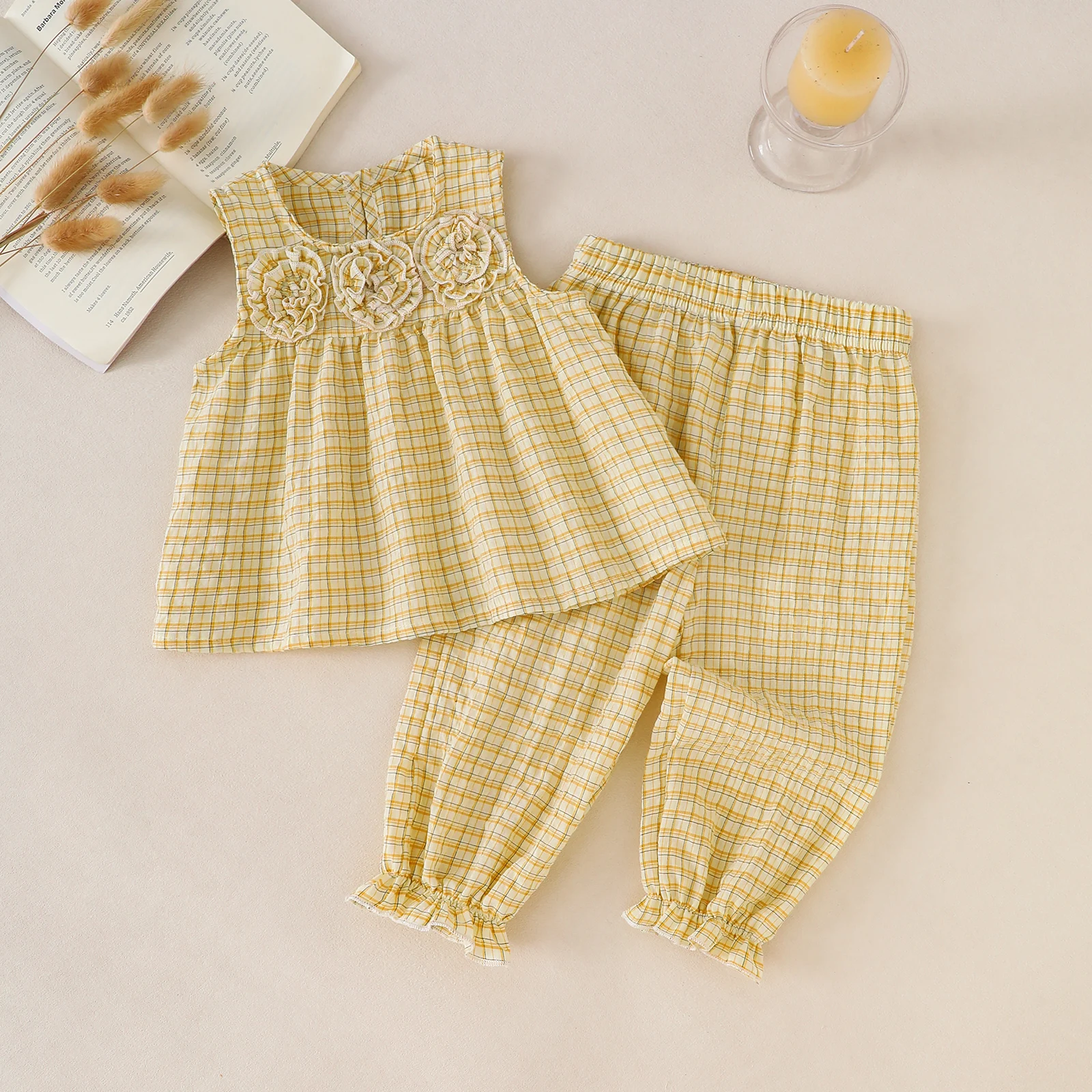 Autumn female baby rose light apricot plaid strap group and trousers two-piece set sweet and cute
Autumn female baby rose light apricot plaid strap group and trousers two-piece set sweet and cute