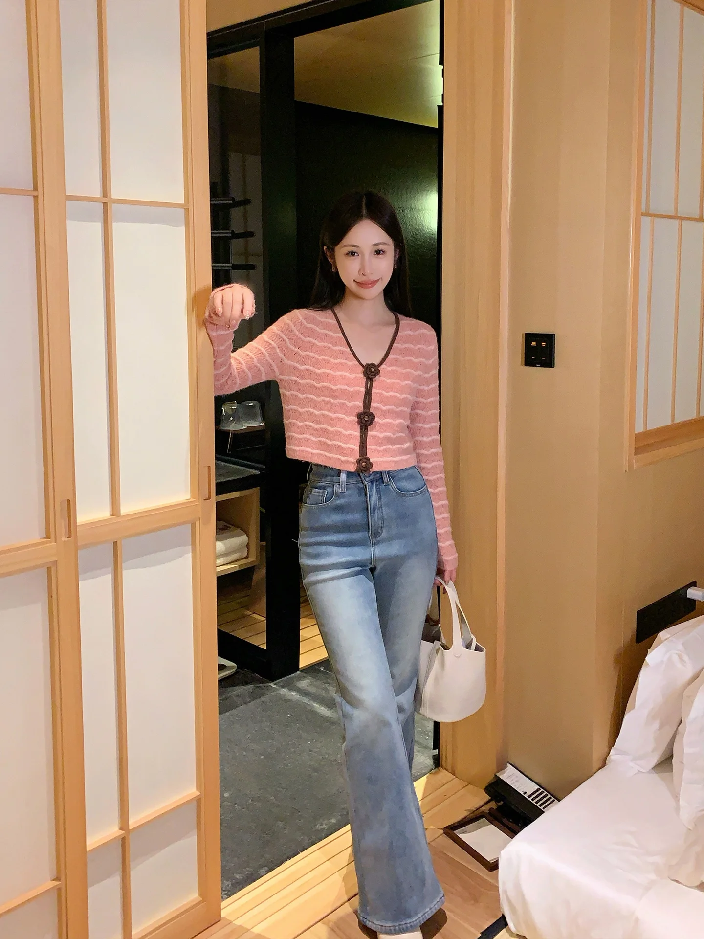 Women's ort V-ne Knitted Cardigan Striped Slimming Spring Faion Design Casual Sle Button Closure Wool Blend Top
Women's ort V-ne Knitted Cardigan Striped Slimming Spring Faion Design Casual Sle Button Closure Wool Blend Top