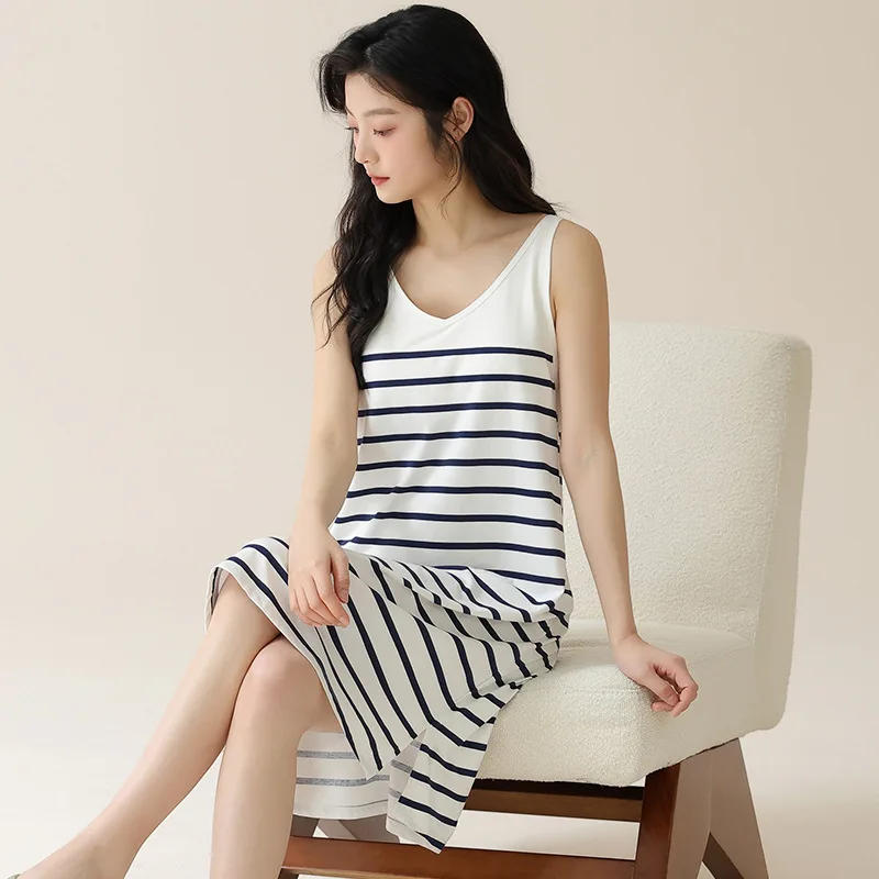 Ice Silk Sleepwear Women's Summer Thin Vest Sleeve Style Home Clothes Large Size Striped Sleep Dress round Neck Polyester Fiber
Ice Silk Sleepwear Women's Summer Thin Vest Sleeve Style Home Clothes Large Size Striped Sleep Dress round Neck Polyester Fiber
