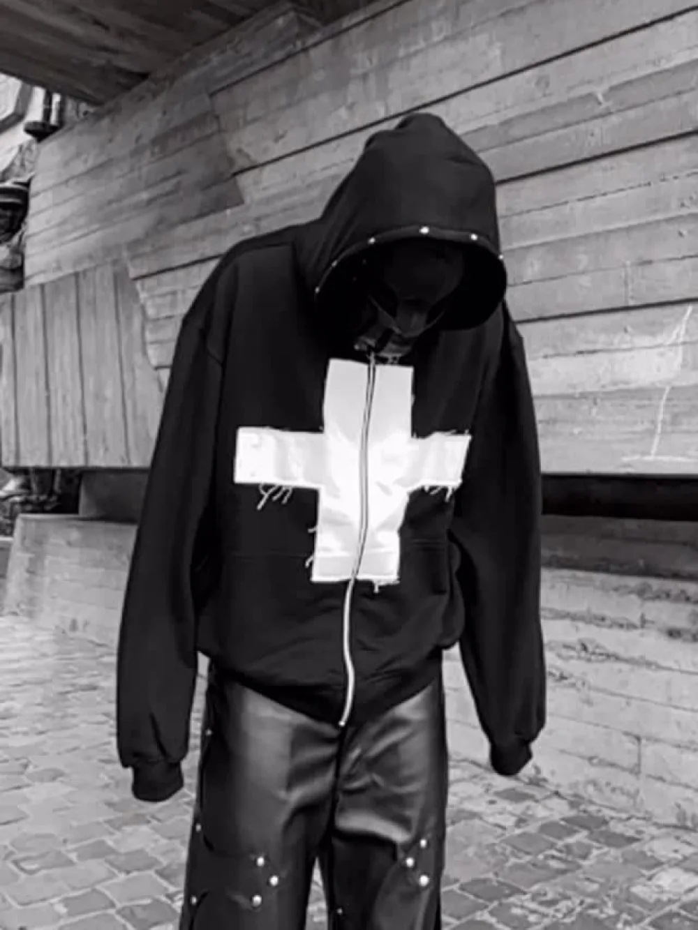 2026 new Y2K European and American style dark cross hooded sweatshirt, loose casual zipper cardigan, fashionable street style
2026 new Y2K European and American style dark cross hooded sweatshirt, loose casual zipper cardigan, fashionable street style
