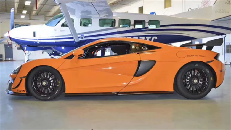 Suitable for McLaren 540C 570S modified body kit OEM style genuine carbon fiber side skirts, body side long skirts splitter
Suitable for McLaren 540C 570S modified body kit OEM style genuine carbon fiber side skirts, body side long skirts splitter
