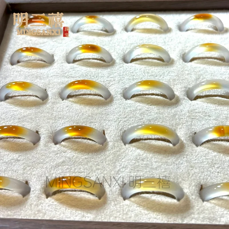 High-quality ice agate chalcedony , unisex , gold-colored, versatile, new Chinese-style ring
High-quality ice agate chalcedony , unisex , gold-colored, versatile, new Chinese-style ring