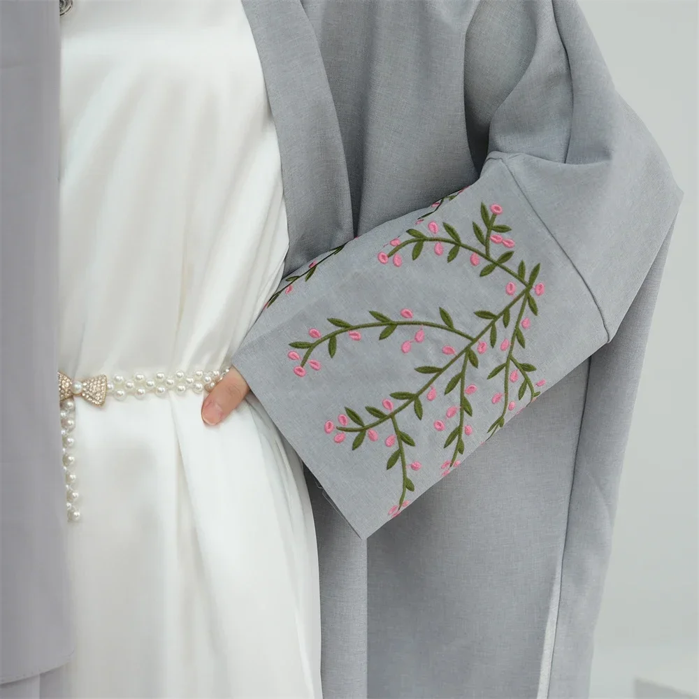 Femme Musulman Abayas for Women Ramadan Kimono Embroidery Dubai Turkey Kaftan Islamic Djellaba Cardigan Caftan Robe Muslim Dress
Femme Musulman Abayas for Women Ramadan Kimono Embroidery Dubai Turkey Kaftan Islamic Djellaba Cardigan Caftan Robe Muslim Dress