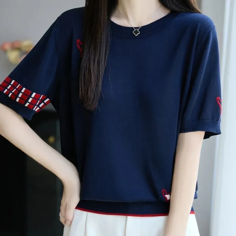 Women's Navy Blue Plaid Patchwork Knit Top Heart Embroidery Short Sleeve Casual Sweater
Women's Navy Blue Plaid Patchwork Knit Top Heart Embroidery Short Sleeve Casual Sweater