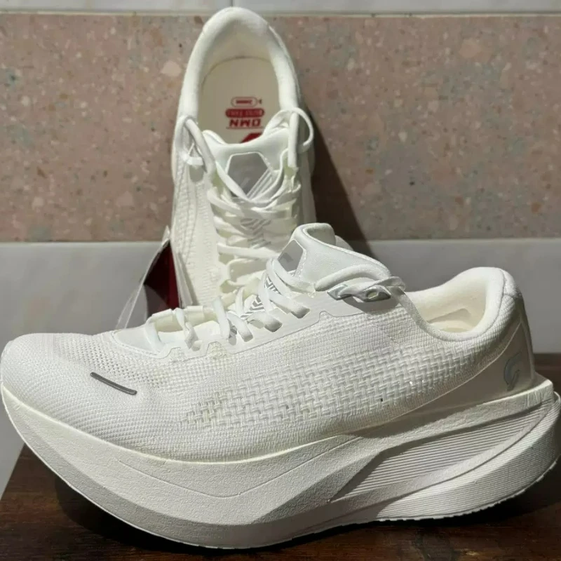 2026 Luxury Brand Walking Jogging Shoe Unisex Breathable Sports Shoes For Men Women Designer Carbon Plate Running Shoes Couples
2026 Luxury Brand Walking Jogging Shoe Unisex Breathable Sports Shoes For Men Women Designer Carbon Plate Running Shoes Couples