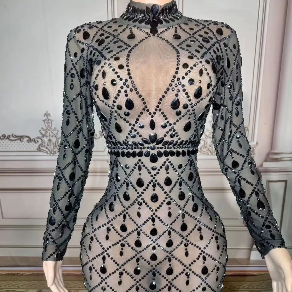 ZD Women's Black Chiffon Long Dress with Half High Neck And Mesh Detail Rhinestone Accented Performance Costume
ZD Women's Black Chiffon Long Dress with Half High Neck And Mesh Detail Rhinestone Accented Performance Costume