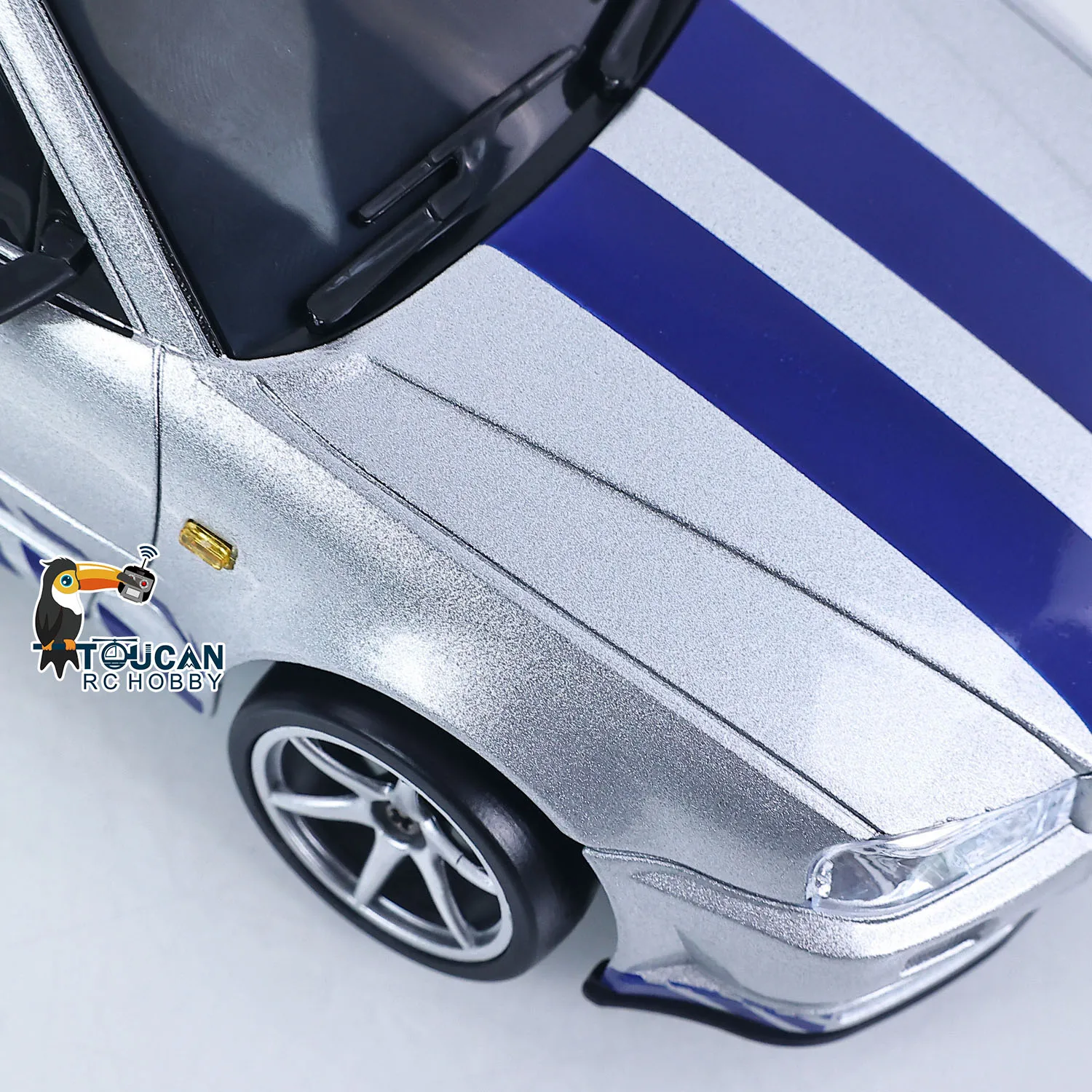 In Stock LDRC RC High Speed 1/18 Racing Car Scale RWD Drifting Remote Control Vehicles with Gyroscope Light System LD1899 Model
In Stock LDRC RC High Speed 1/18 Racing Car Scale RWD Drifting Remote Control Vehicles with Gyroscope Light System LD1899 Model
