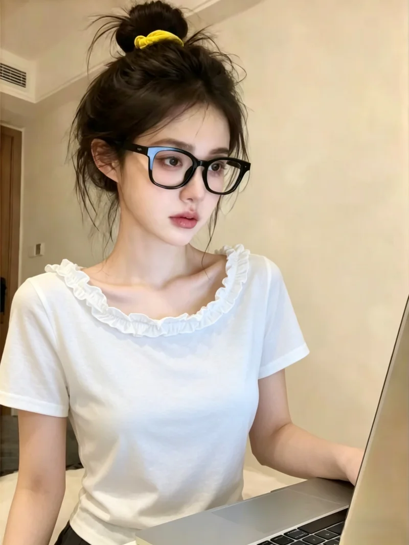 Shoulder Bared Short Sleeve T Shirt Women's Stylish Beautiful One Shoulder Design Korean Style Straight Cut Silk Blend Top
Shoulder Bared Short Sleeve T Shirt Women's Stylish Beautiful One Shoulder Design Korean Style Straight Cut Silk Blend Top