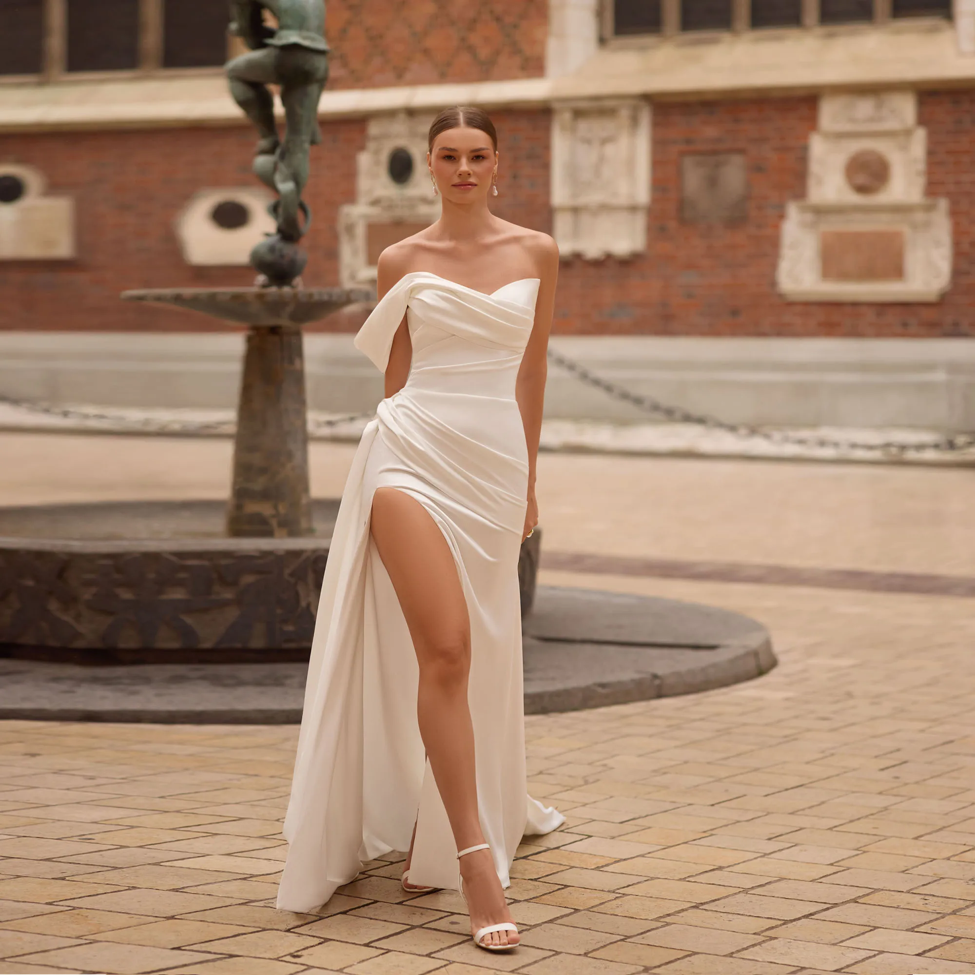 One Shoulder Satin Wedding Dresses Strapless Mermaid Slit Simple Engagement Party Dresses Corset Back Bride Gowns Customized
One Shoulder Satin Wedding Dresses Strapless Mermaid Slit Simple Engagement Party Dresses Corset Back Bride Gowns Customized