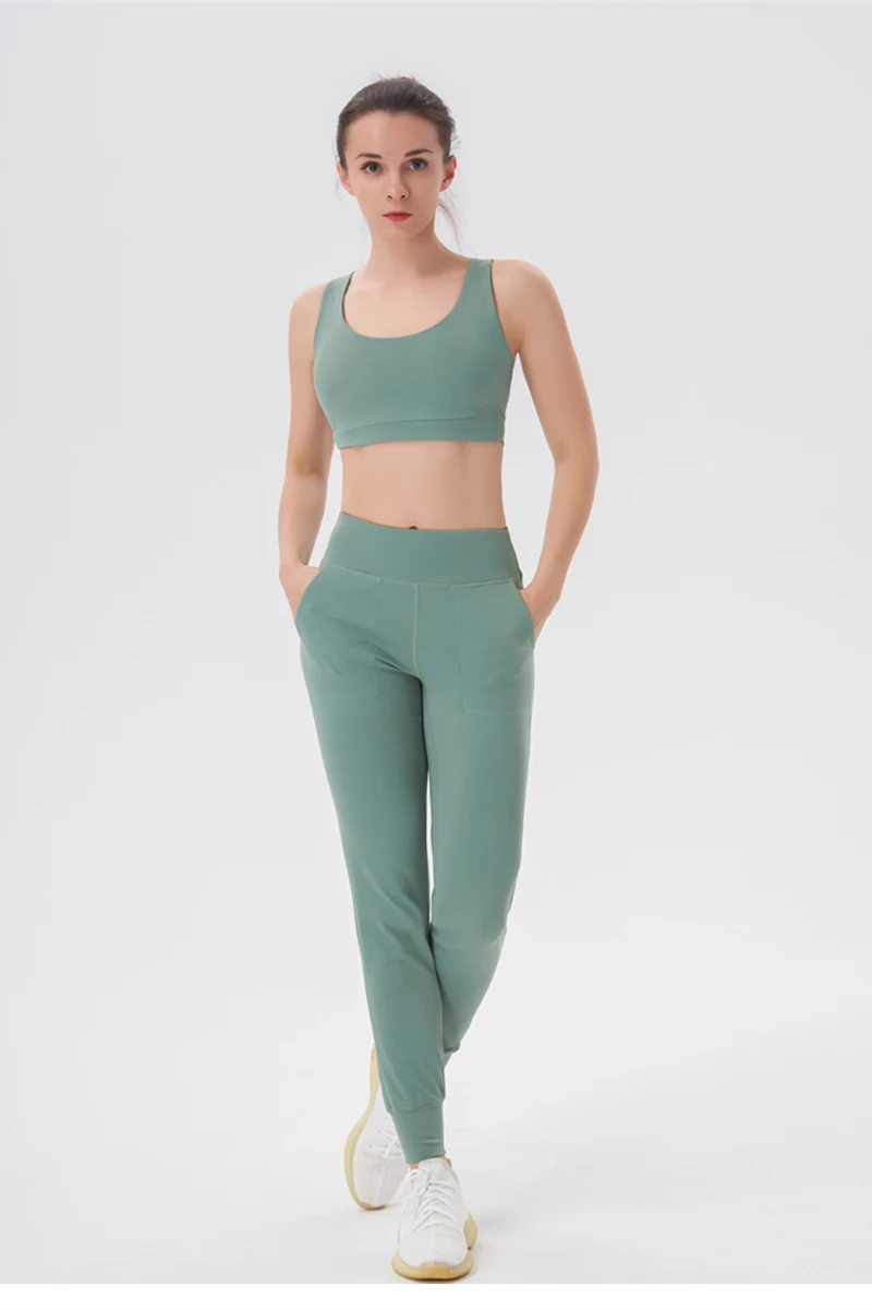 2024 Woman Clothing Fitness Training Leggings Running Pants Elastic Sports High Waist Sexy Hip Lifting Crop Pants Tight Pants
2024 Woman Clothing Fitness Training Leggings Running Pants Elastic Sports High Waist Sexy Hip Lifting Crop Pants Tight Pants