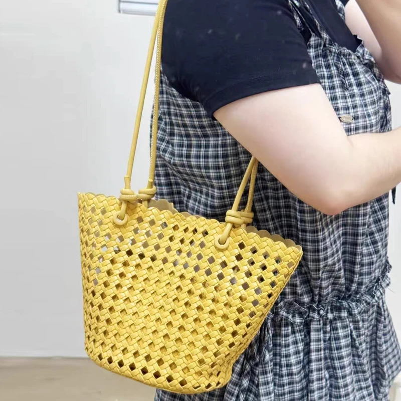 Pastoral Beach Hollow Bucket Bags For Women Luxury Designer Handbag And Purse 2026 New In PU With Inner Pocket Underarm Shoulder
Pastoral Beach Hollow Bucket Bags For Women Luxury Designer Handbag And Purse 2026 New In PU With Inner Pocket Underarm Shoulder