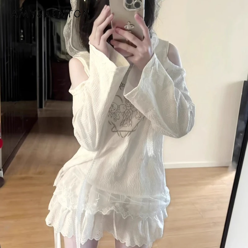 2025 Autumn New Design Sweet Cool Loose Off-shoulder Printed Hooded Women's Top Korean White High-waisted Cake Skirt Set Ladies
2025 Autumn New Design Sweet Cool Loose Off-shoulder Printed Hooded Women's Top Korean White High-waisted Cake Skirt Set Ladies