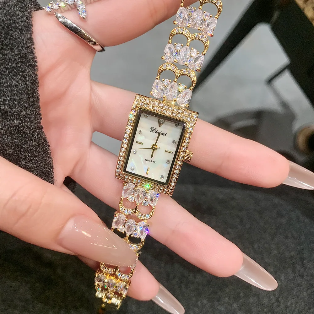 Retro Diamond Studded Square Fashionable Watch with Simple Steel Strap and Waterproof Quartz Watch for Women's Classic Watch
Retro Diamond Studded Square Fashionable Watch with Simple Steel Strap and Waterproof Quartz Watch for Women's Classic Watch