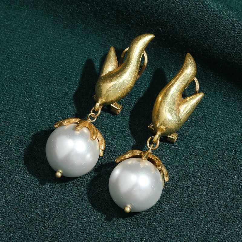 Vintage Designer Jewelry Big Pearl Drop Earring Charm Gold Color For Women Bohemia Retro Luxury 2026 Engagement High Decoratio
Vintage Designer Jewelry Big Pearl Drop Earring Charm Gold Color For Women Bohemia Retro Luxury 2026 Engagement High Decoratio
