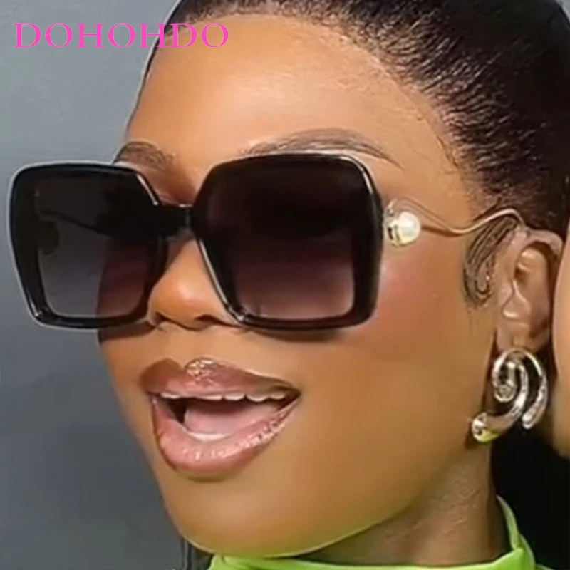 Fashion Oversized Square Frame Peal Decorate Women Sunglasses Brand Design Men Sunglass Summer Drive Travel Shade Eyewear UV400
Fashion Oversized Square Frame Peal Decorate Women Sunglasses Brand Design Men Sunglass Summer Drive Travel Shade Eyewear UV400