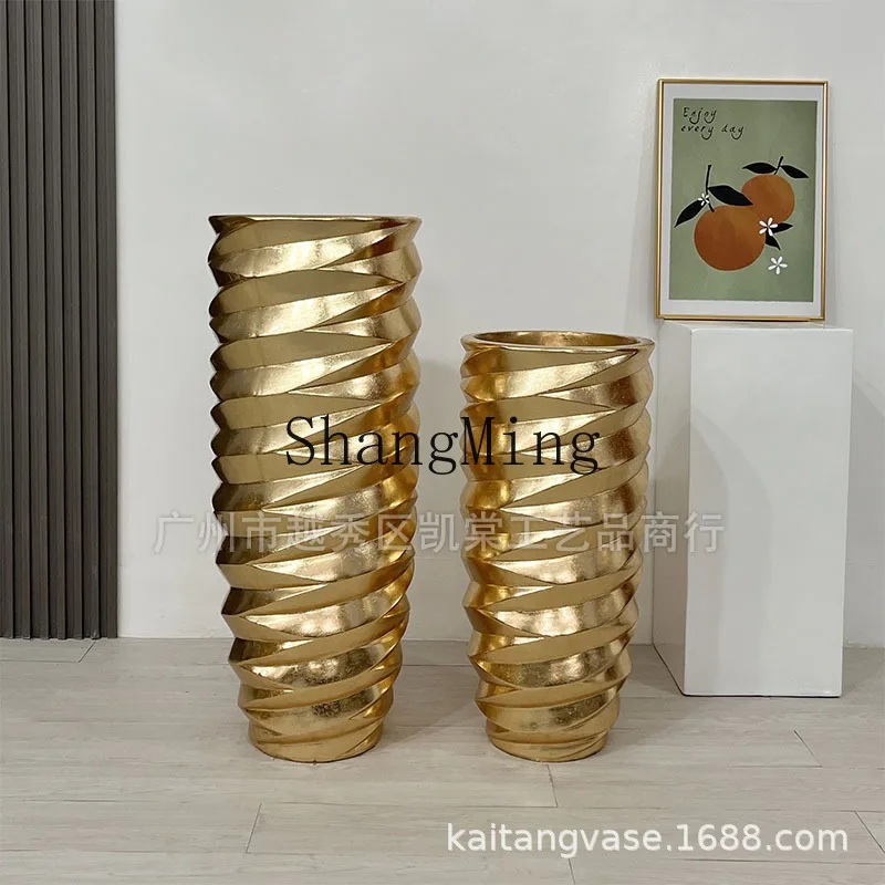 PYH fashionable gold leaf floor-to-ceiling vase ornament lobby soft decoration dried flower arrangement
PYH fashionable gold leaf floor-to-ceiling vase ornament lobby soft decoration dried flower arrangement