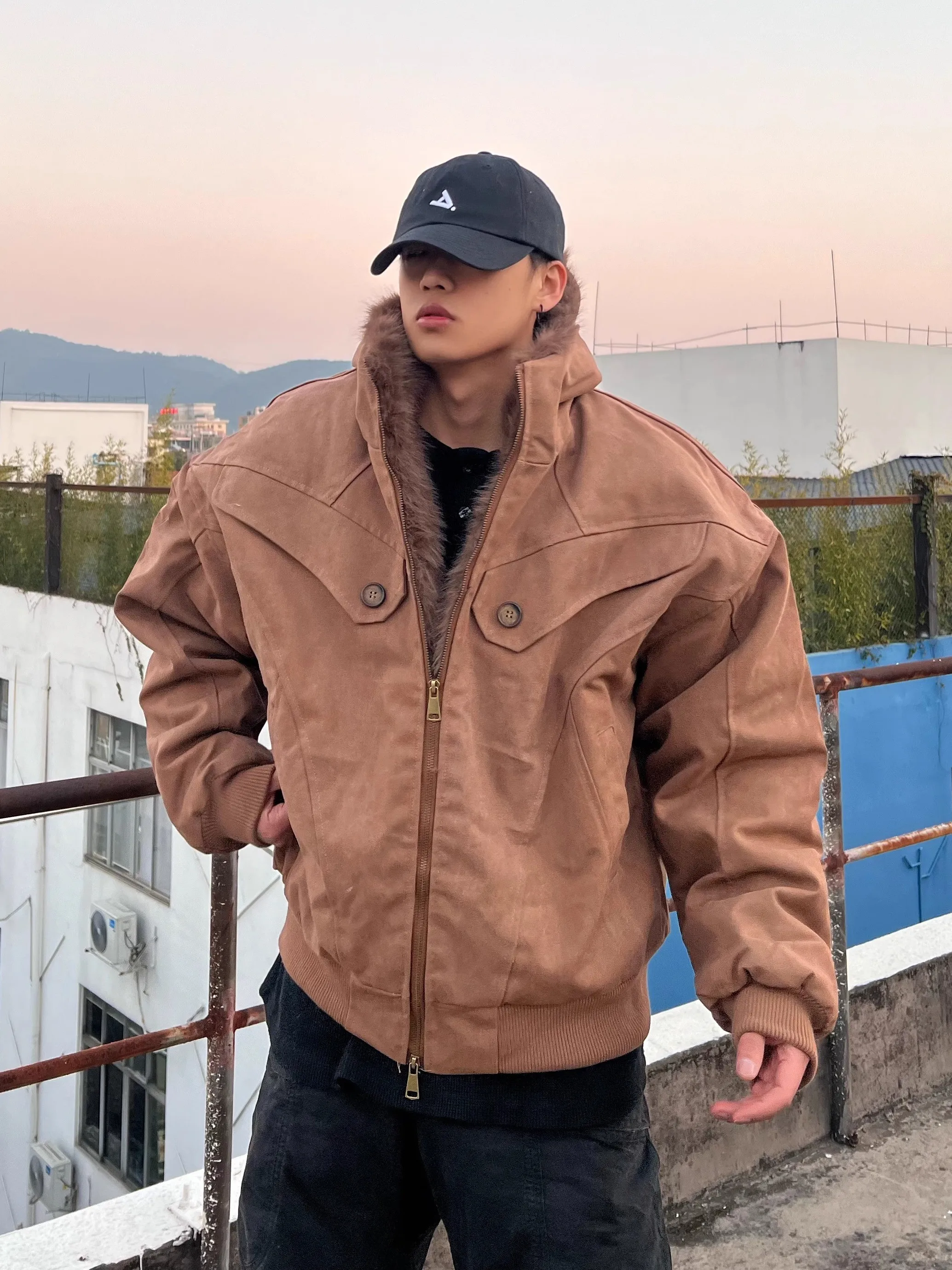 Американская ретро-куртка с капюшоном из хлопка для мужчин, осенне-зимняя, свободного кроя, теплая, повседневная, молодежная
Американская ретро-куртка с капюшоном из хлопка для мужчин, осенне-зимняя, свободного кроя, теплая, повседневная, молодежная