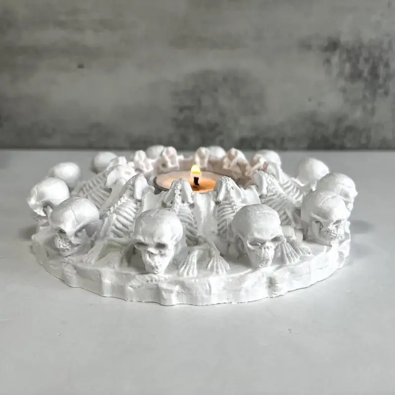 Halloween skull mold skull candle holder silicone mold reusable handicrafts suitable for home holiday party decoration
Halloween skull mold skull candle holder silicone mold reusable handicrafts suitable for home holiday party decoration