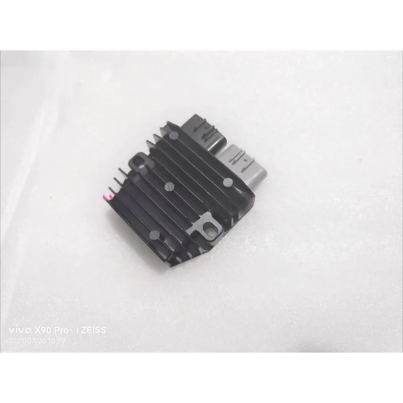 MOTORCYCLE VOLTAGE REGULATOR RECTIFIER For Qjmotor SRK400 QJ500GS-7
MOTORCYCLE VOLTAGE REGULATOR RECTIFIER For Qjmotor SRK400 QJ500GS-7