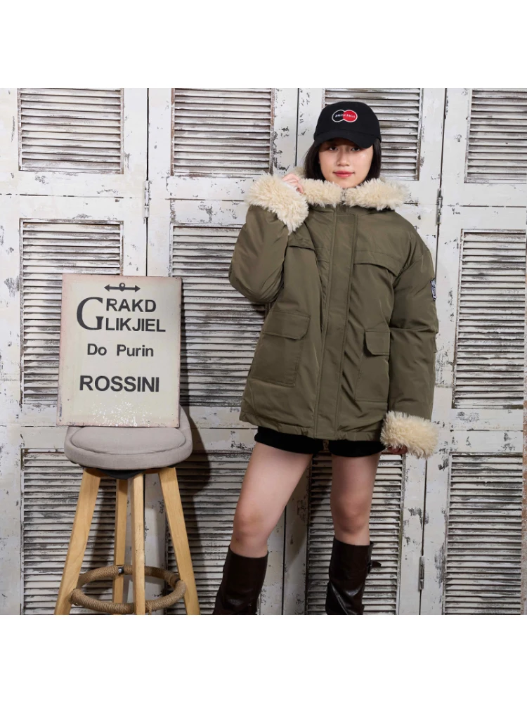 Женская утепленная хлопковая куртка 2025 года, новая модель, с отделкой из овечьего меха, свободный крой, зимнее пальто укороченного дизайна, комфортная посадка
Женская утепленная хлопковая куртка 2025 года, новая модель, с отделкой из овечьего меха, свободный крой, зимнее пальто укороченного дизайна, комфортная посадка