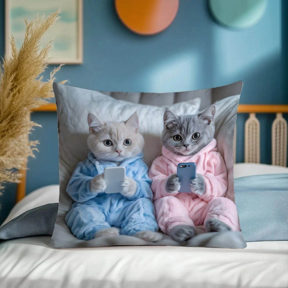 Наволочка с милым котом и принтом, два кота, играющих с рисунком мобильного телефона, теплый домашний диван, автомобильный чехол, декор, подарки
Наволочка с милым котом и принтом, два кота, играющих с рисунком мобильного телефона, теплый домашний диван, автомобильный чехол, декор, подарки