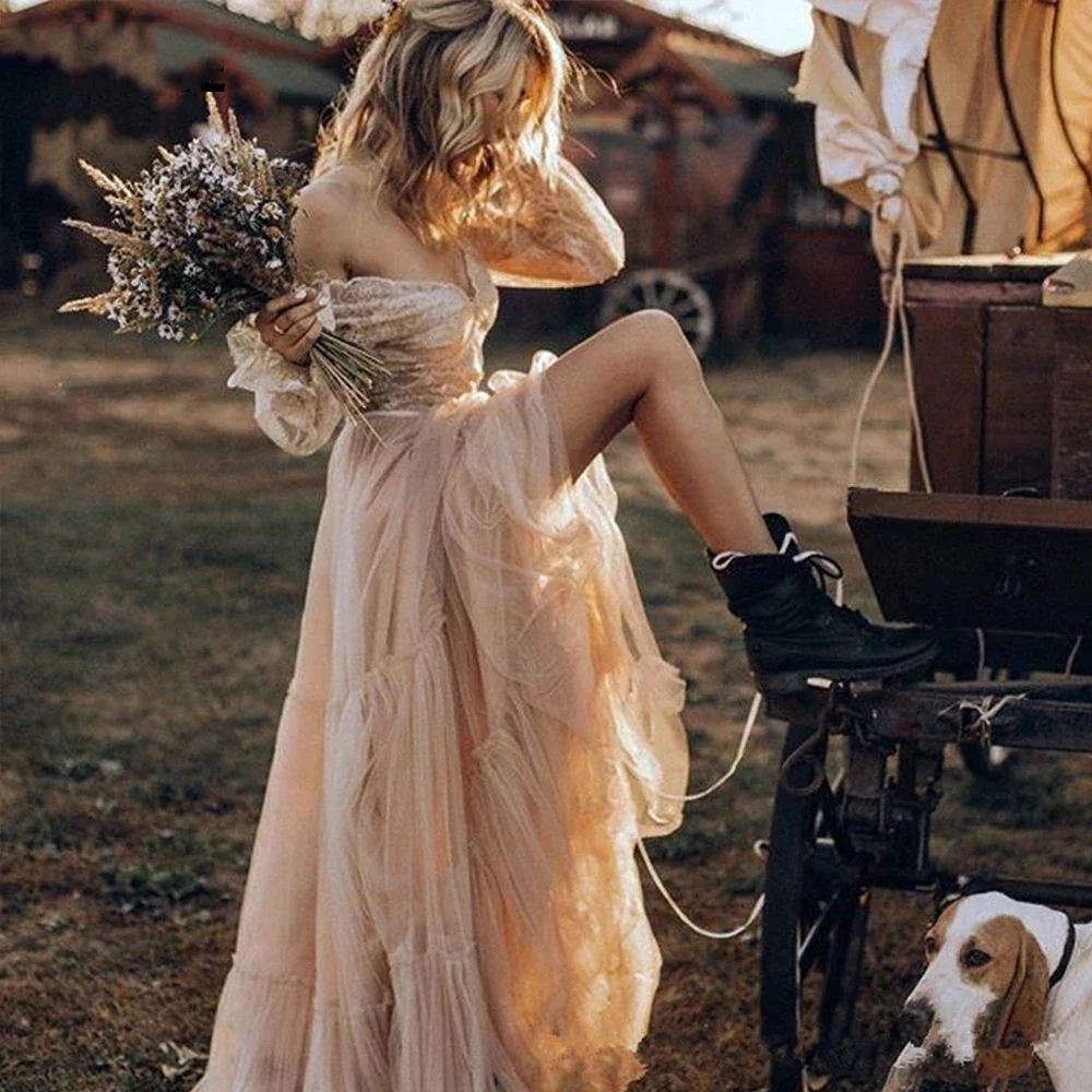 Charming Lace Garden Bohemian Wedding Dresses Boho Long Sleeve Sheer Arabic vestido de noiva Tulle Bridal Gown Ball Bride
Charming Lace Garden Bohemian Wedding Dresses Boho Long Sleeve Sheer Arabic vestido de noiva Tulle Bridal Gown Ball Bride