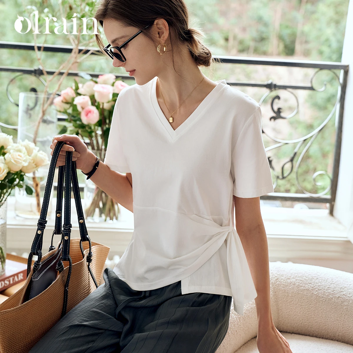 OLrain Short Sleeve V Neck T-shirt Women 2025 Spring Summer Fit Casual Irregular Lace Up Waist Solid Color Basic Top O24XT82882
OLrain Short Sleeve V Neck T-shirt Women 2025 Spring Summer Fit Casual Irregular Lace Up Waist Solid Color Basic Top O24XT82882