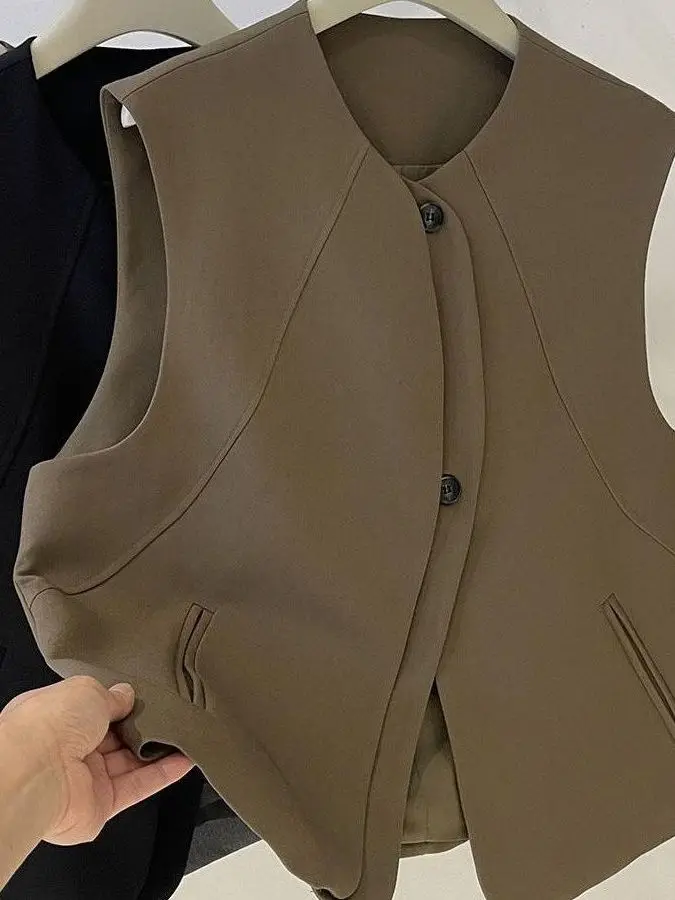 Весенний костюм Ele, тюнет, жилет, женский многослойный жилет для похудения, высококачественный дизайн, модная верхняя одежда, удобная стандартная посадка
Весенний костюм Ele, тюнет, жилет, женский многослойный жилет для похудения, высококачественный дизайн, модная верхняя одежда, удобная стандартная посадка