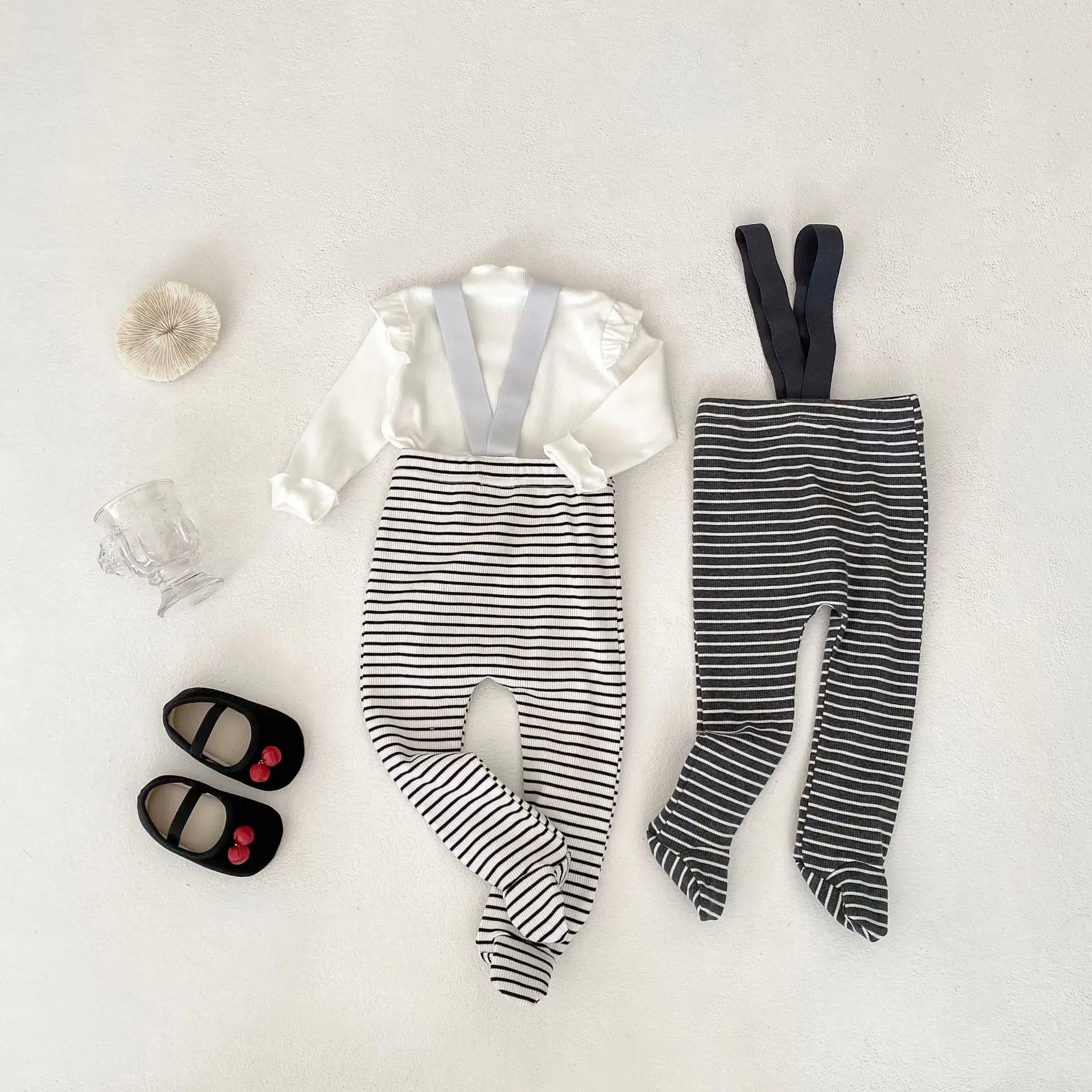 2025 Autumn New Baby Striped Leggings Kids Girls Jumpsuit Cute Toddler Boys Overalls Infant Casual Pants Children Clothes
2025 Autumn New Baby Striped Leggings Kids Girls Jumpsuit Cute Toddler Boys Overalls Infant Casual Pants Children Clothes