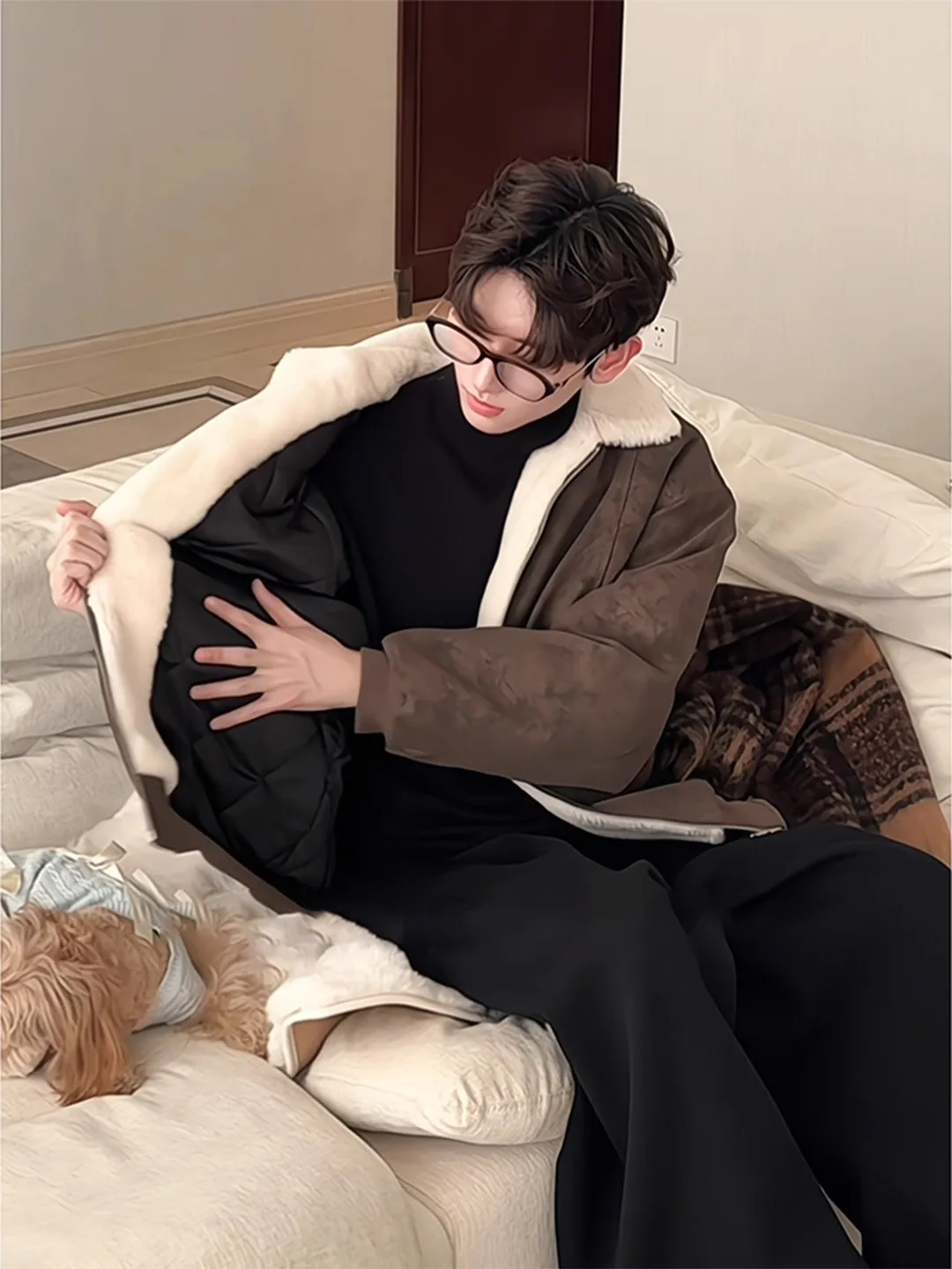 Мужская утепленная куртка из искусственной кожи с воротником из овчины, хлопковая подкладка, в американском стиле, для зимы
Мужская утепленная куртка из искусственной кожи с воротником из овчины, хлопковая подкладка, в американском стиле, для зимы