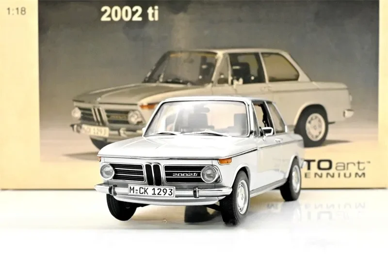 Серебряная модель автомобиля Autoart 1:18 2002Ti, ограниченная серия, металлическая статическая модель автомобиля из сплава, игрушка в подарок
Серебряная модель автомобиля Autoart 1:18 2002Ti, ограниченная серия, металлическая статическая модель автомобиля из сплава, игрушка в подарок