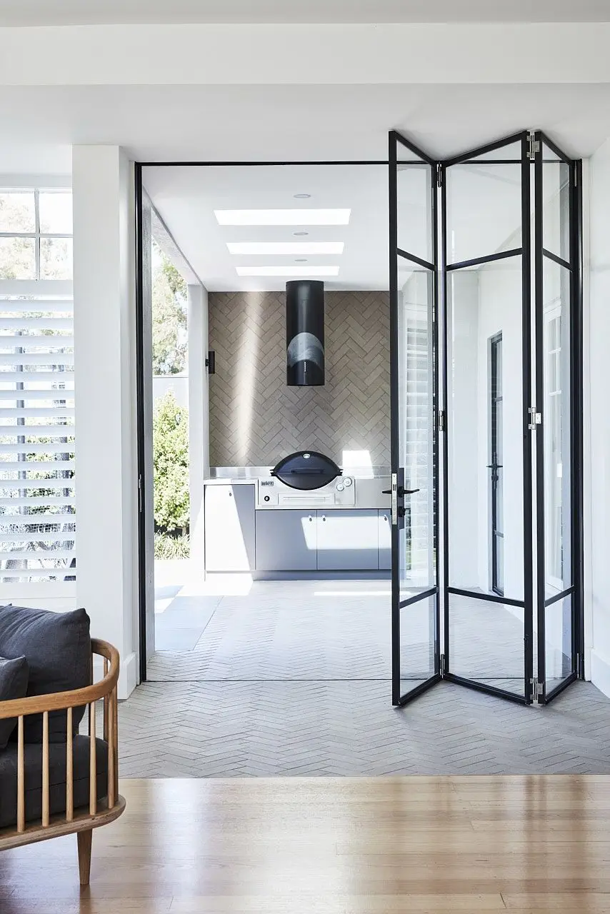 Aluminum Alloy Folding Door with Smooth Track Space-Saving Partition Doors Windproof and Heat-Insulated for Home Balcony
Aluminum Alloy Folding Door with Smooth Track Space-Saving Partition Doors Windproof and Heat-Insulated for Home Balcony