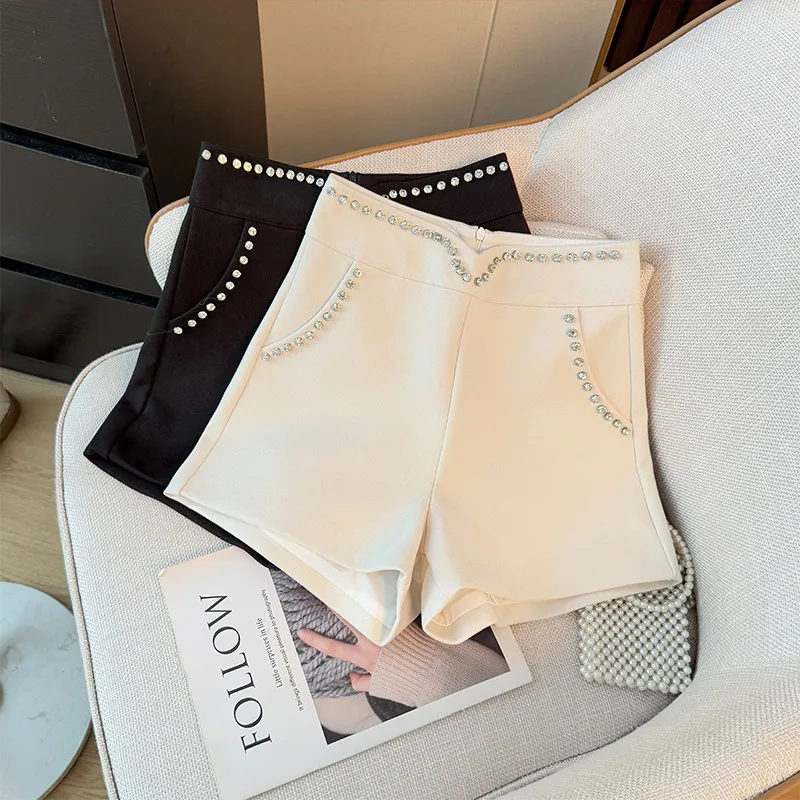 High end temperament heavy industry diamond inlaid wide leg casual pants women in autumn high waist slimming A-line shorts
High end temperament heavy industry diamond inlaid wide leg casual pants women in autumn high waist slimming A-line shorts