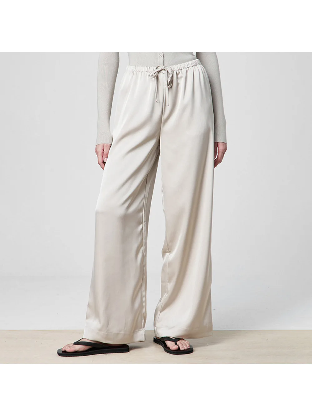 2025 Spring/Summer New Women's Sporty Style High Waist Strap Outdoor Casual Wide Leg Solid Color Pants
2025 Spring/Summer New Women's Sporty Style High Waist Strap Outdoor Casual Wide Leg Solid Color Pants