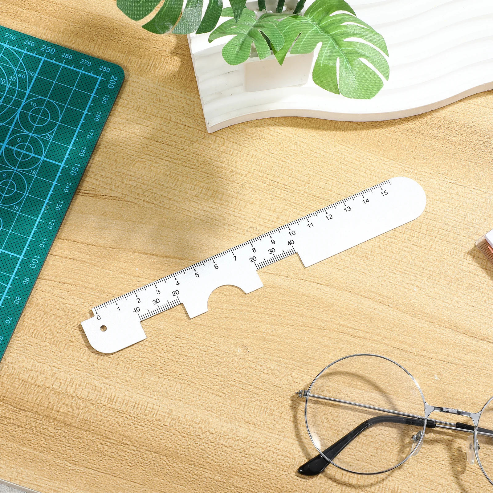 Pd Ruler for Glasses Aluminum Double-Sided Scale Measurement Pupillary Distance Measuring Instrument Pd Meter
Pd Ruler for Glasses Aluminum Double-Sided Scale Measurement Pupillary Distance Measuring Instrument Pd Meter