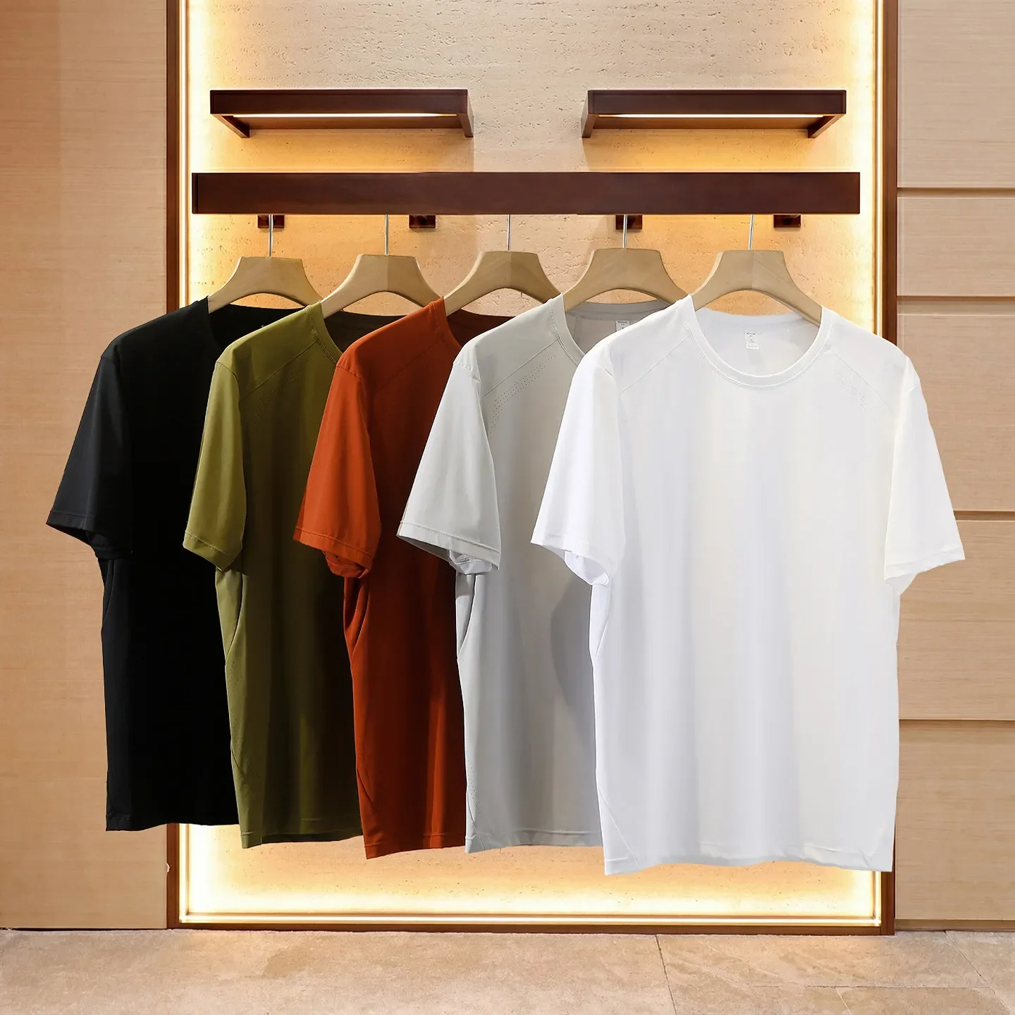 Lightweight and unburdened, cool and comfortable sports quick-drying and breathable summer men's crew neck short-sleeved T-shirt
Lightweight and unburdened, cool and comfortable sports quick-drying and breathable summer men's crew neck short-sleeved T-shirt