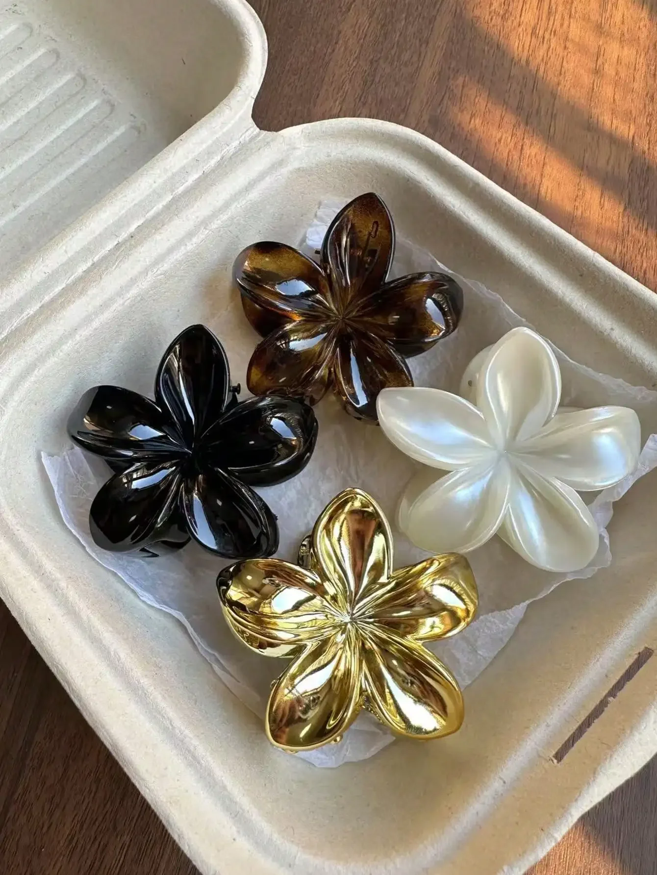 Acrylic Flower & Shell Hair Clips, Elegant Sophisticated Personalized Bun Clips, Versatile Everyday Wear Hair Accessories, Sweet & Fresh Style Summer Outfits Claw Clips
Acrylic Flower & Shell Hair Clips, Elegant Sophisticated Personalized Bun Clips, Versatile Everyday Wear Hair Accessories, Sweet & Fresh Style Summer Outfits Claw Clips